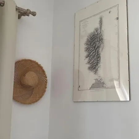 Holiday home Casa Vista Bella - Maison En Corse Avec Grande Terrasse Et Acces Direct A La Mer, Marine De Sant'ambroggio Entre Calvi Et L'ile Rousse Lumio (Corsica)