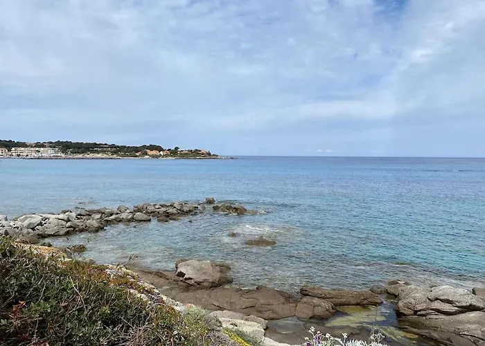 度假居 Casa Vista Bella - Maison En Corse Avec Grande Terrasse Et Acces Direct A La Mer, Marine De Sant'ambroggio Entre Calvi Et L'ile Rousse *