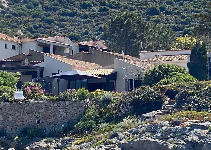 度假居 Casa Vista Bella - Maison En Corse Avec Grande Terrasse Et Acces Direct A La Mer, Marine De Sant'ambroggio Entre Calvi Et L'ile Rousse 卢米奥